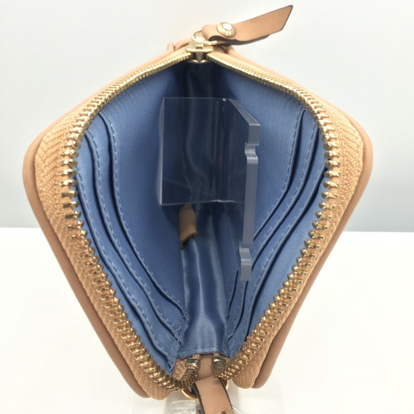 NWT Henri Bendel || Canvas Card Wallet Wristlet || Minor FLAWS - Picture 5 of 12